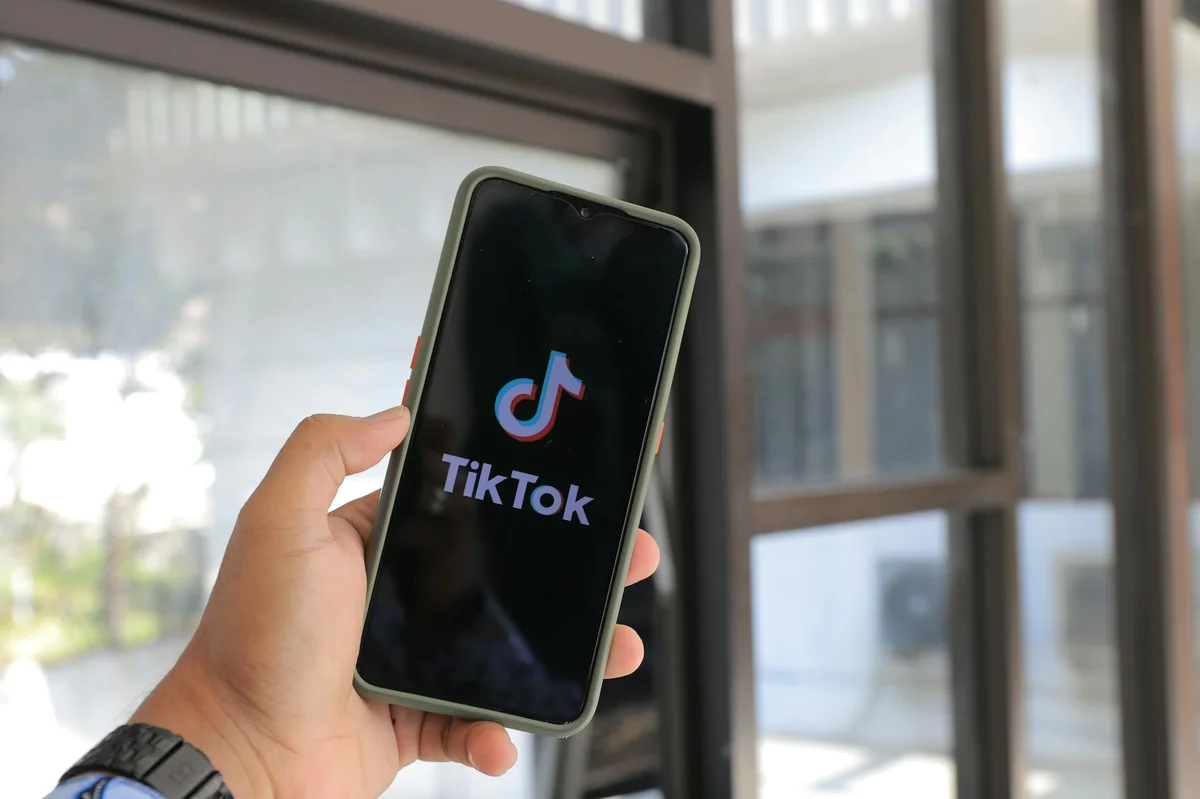 TikTok como negocio: vender sin parecer que estás vendiendo — {'rendered': '<a href='https://margahub.com/wp-content/up
